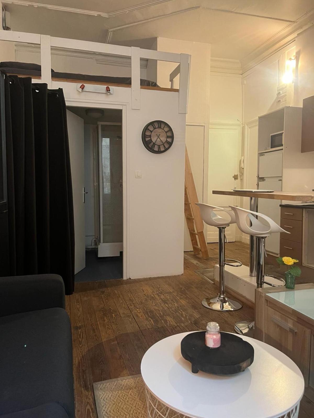 Bel Appartement Avec Mezzanine En Plein Centre De 보르도 외부 사진