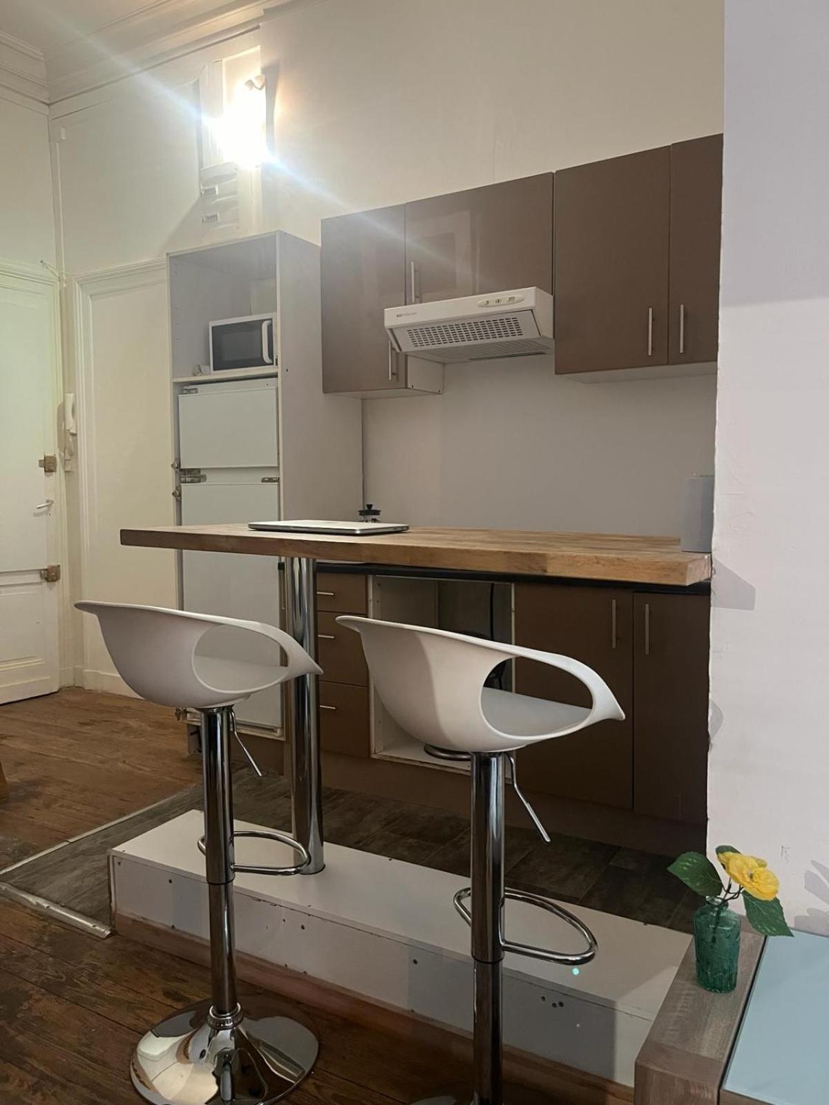 Bel Appartement Avec Mezzanine En Plein Centre De 보르도 외부 사진