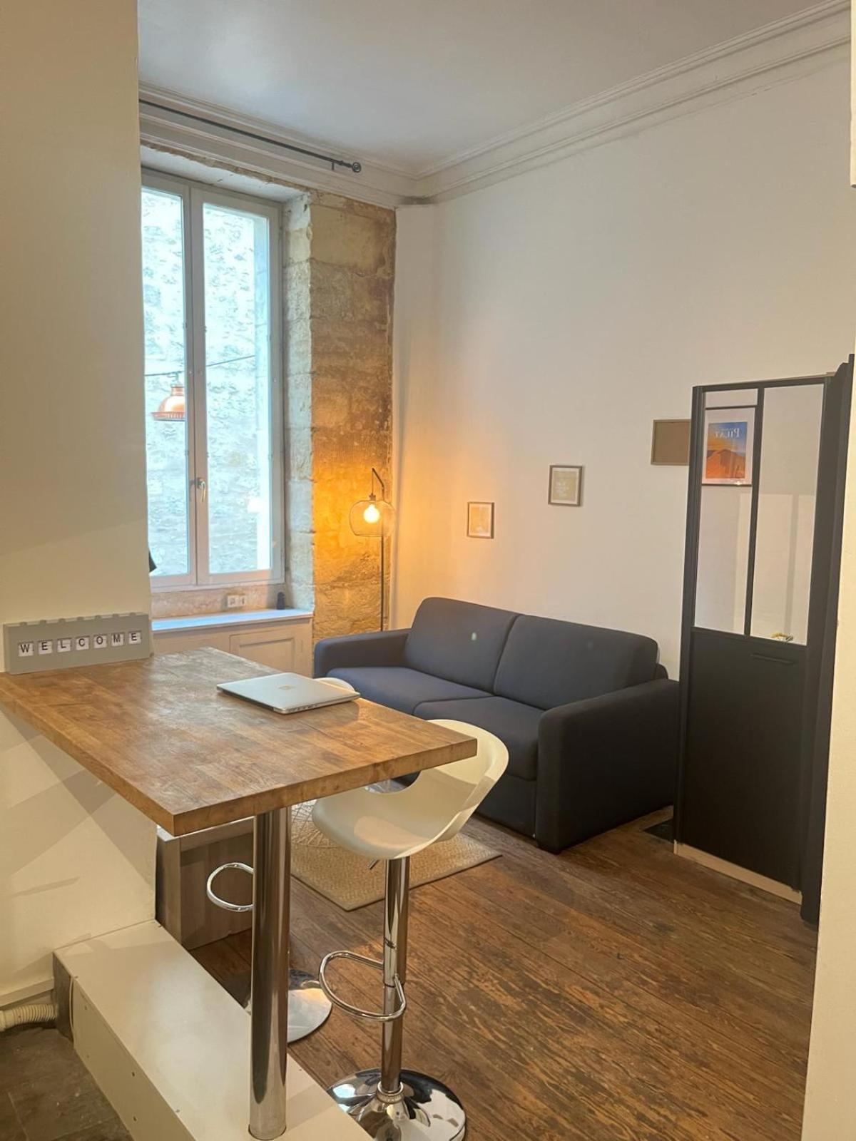 Bel Appartement Avec Mezzanine En Plein Centre De 보르도 외부 사진